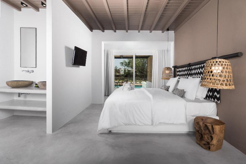 My Mykonos Boutique by Mr and Mrs White - Oda
