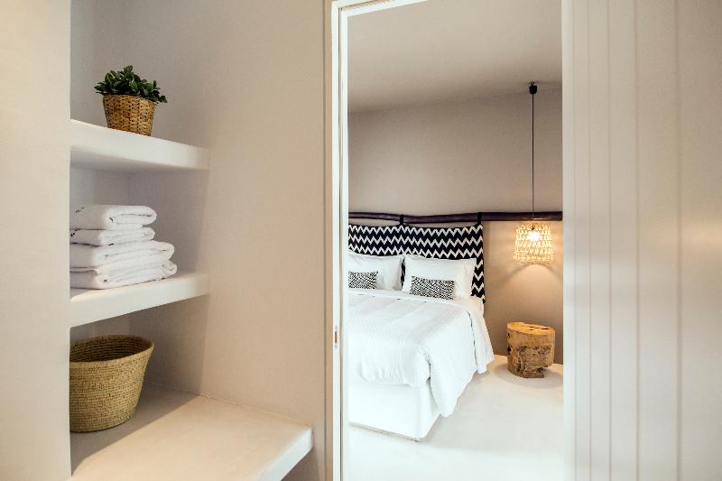 My Mykonos Boutique by Mr and Mrs White - Oda