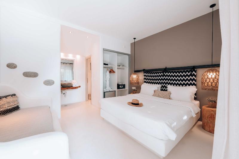 My Mykonos Boutique by Mr and Mrs White - Oda