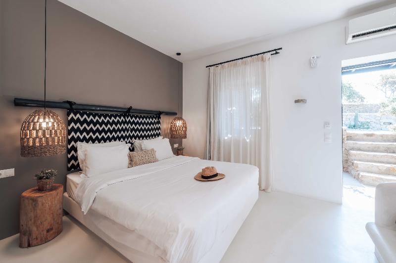 My Mykonos Boutique by Mr and Mrs White - Oda
