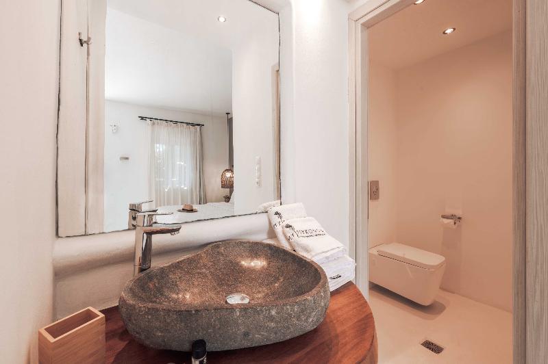 My Mykonos Boutique by Mr and Mrs White - Oda