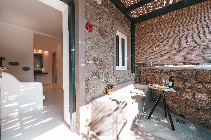 My Mykonos Boutique by Mr and Mrs White - Oda