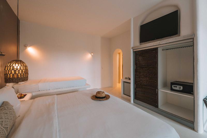 My Mykonos Boutique by Mr and Mrs White - Oda