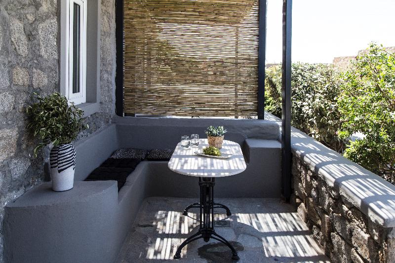 My Mykonos Boutique by Mr and Mrs White - Oda