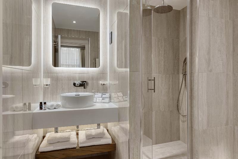 The Queens Gate Hotel - Oda