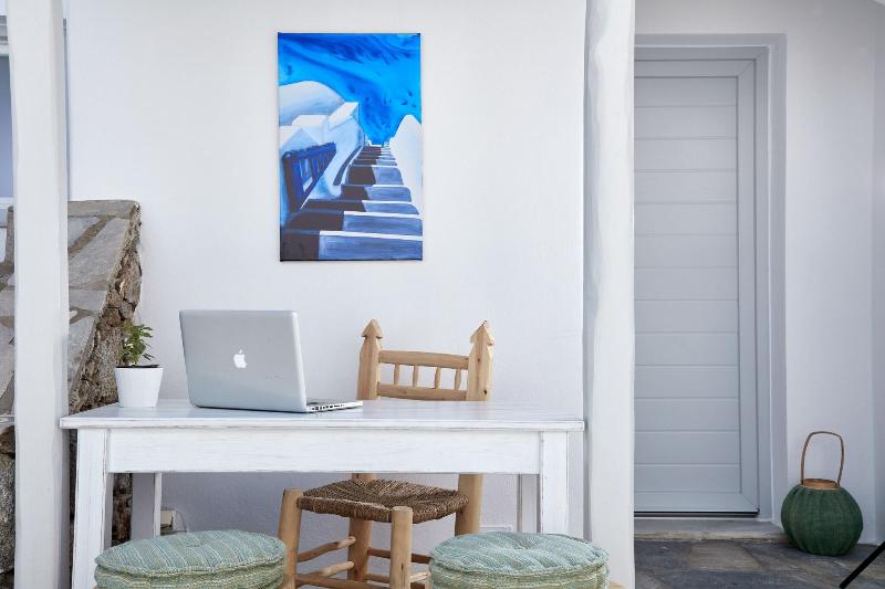 Mykonos Town Suites - Genel
