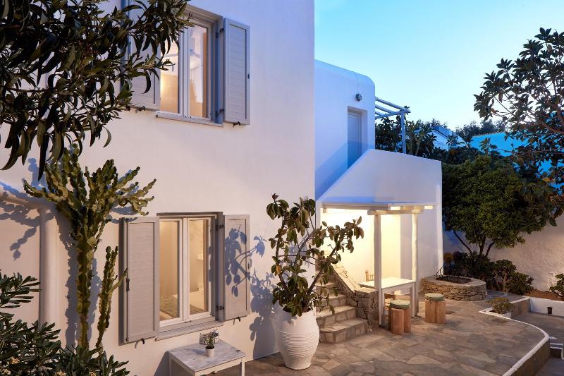 Mykonos Town Suites - Genel