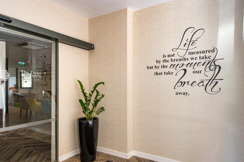The Three Corners Lifestyle Hotel - Lobi