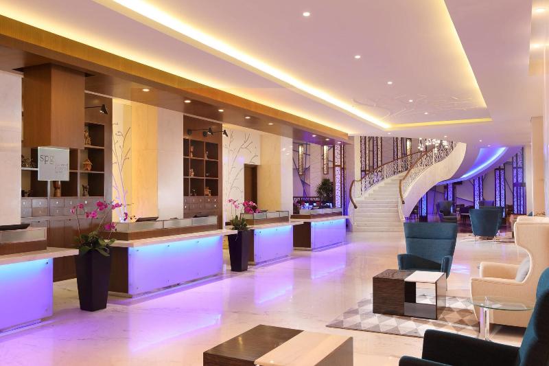 Four Points by Sheraton Manado - Lobi