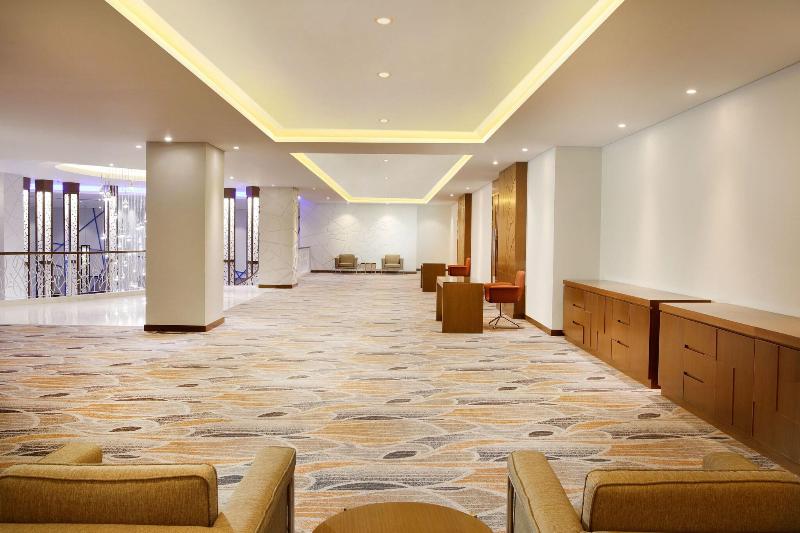 Four Points by Sheraton Manado - Lobi