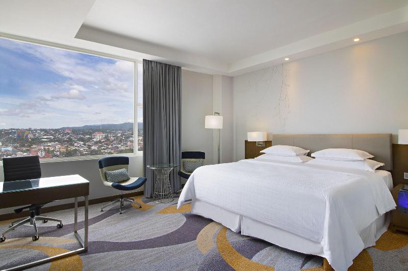 Four Points by Sheraton Manado - Oda