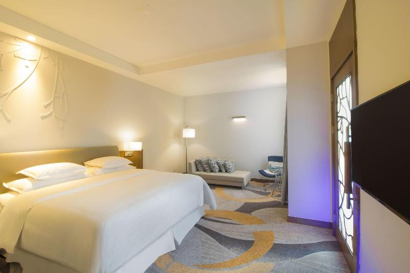 Four Points by Sheraton Manado - Oda
