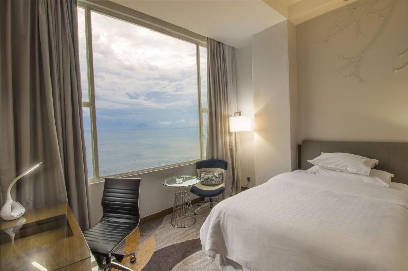 Four Points by Sheraton Manado - Oda