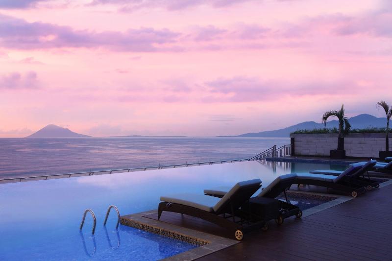 Four Points by Sheraton Manado - Havuz