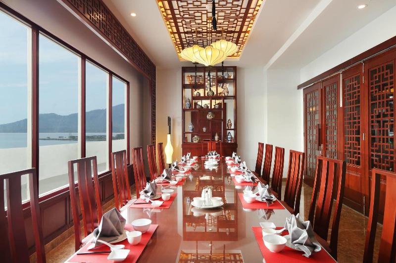 Four Points by Sheraton Manado - Restoran
