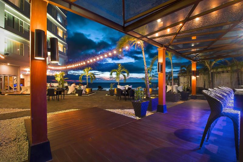 Four Points by Sheraton Manado - Teras