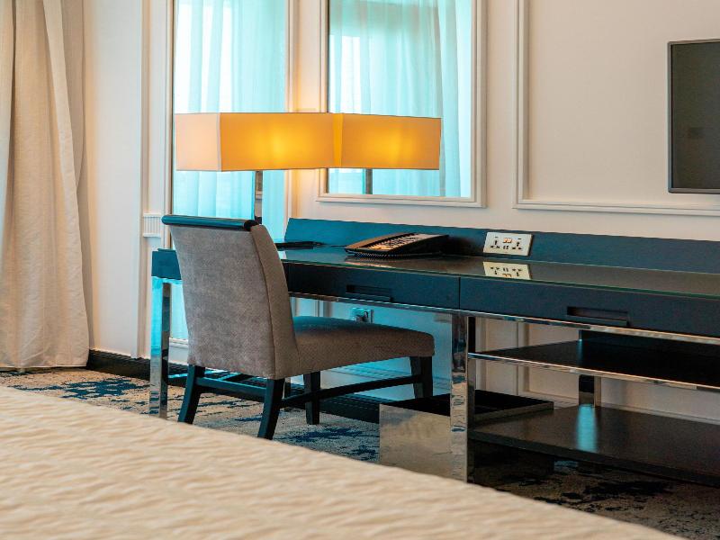 Le Meridien Mina Seyahi Beach Resort & Marina - Oda