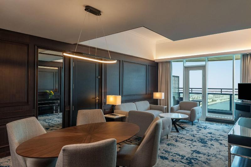 Le Meridien Mina Seyahi Beach Resort & Marina - Oda