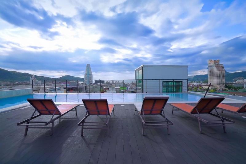 Phoenix Grand Hotel - Havuz