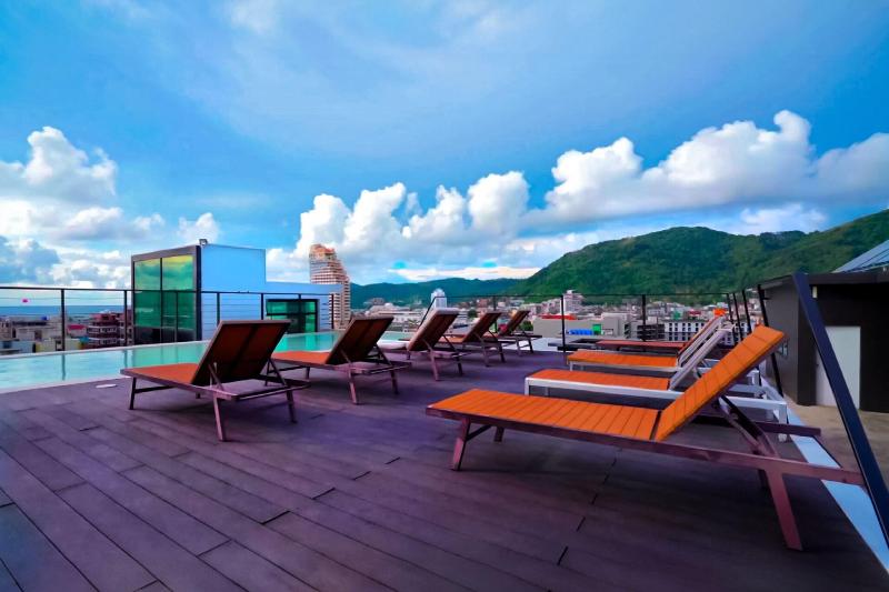 Phoenix Grand Hotel - Teras
