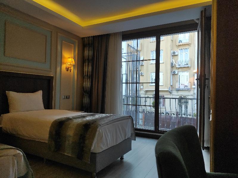 Magnaura House Hotel - Oda