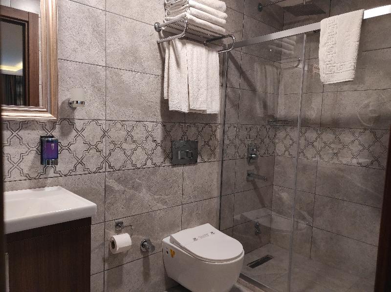 Magnaura House Hotel - Oda