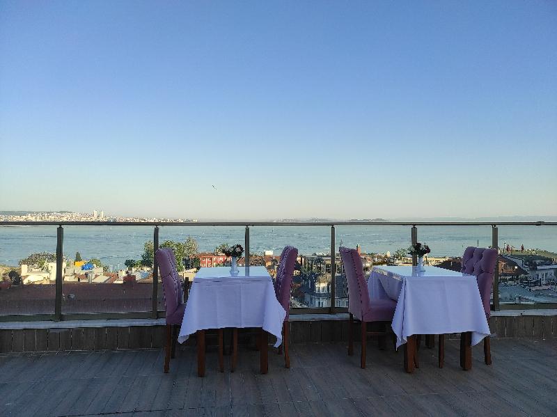 Magnaura House Hotel - Teras