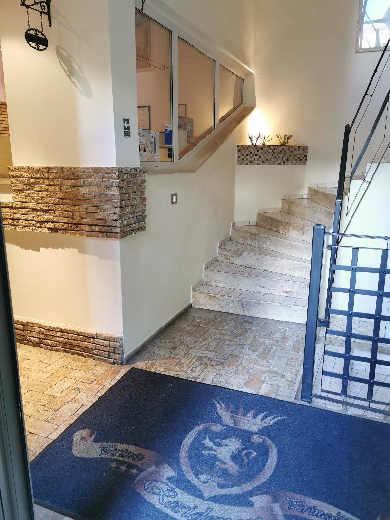 Prince Residence Apartments - Lobi