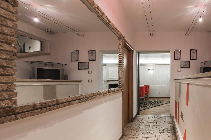 Prince Residence Apartments - Lobi