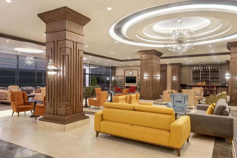 Ramada Resort by Wyndham Unye - Lobi