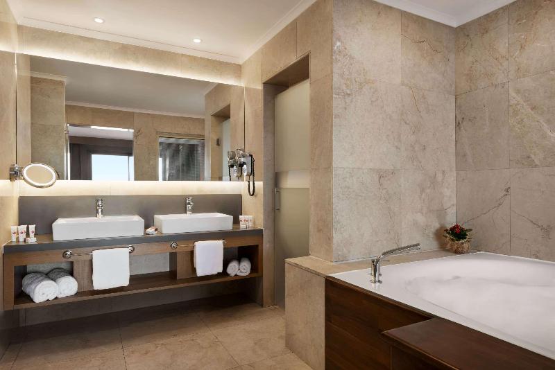 Ramada Resort by Wyndham Unye - Oda