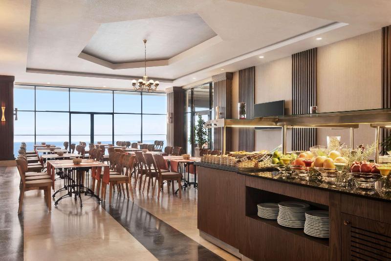 Ramada Resort by Wyndham Unye - Restoran