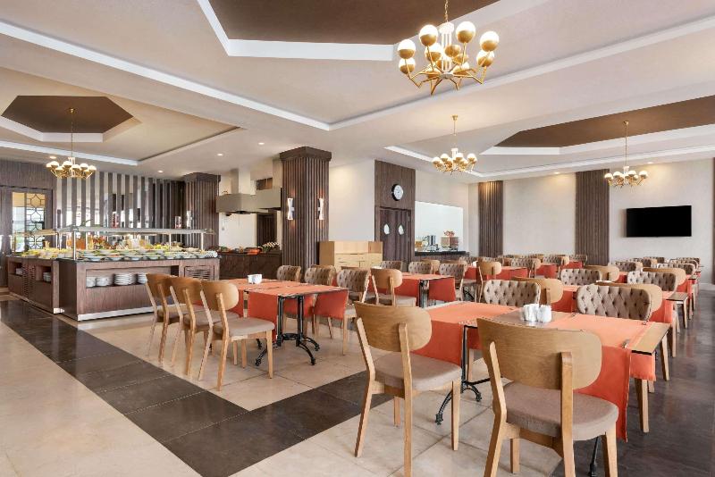 Ramada Resort by Wyndham Unye - Restoran