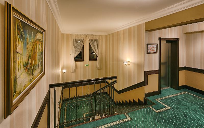 Magus Hotel - Genel