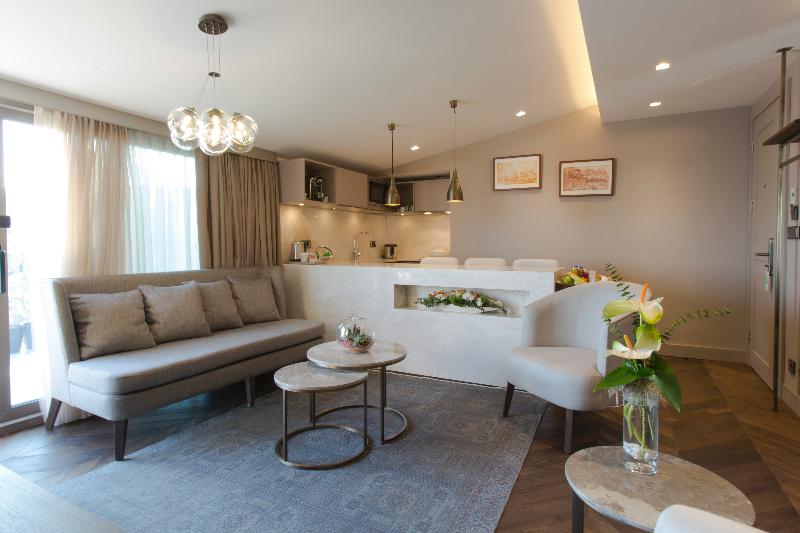 Noble22 Suites - Oda