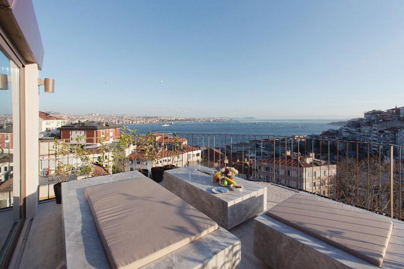 Noble22 Suites - Teras