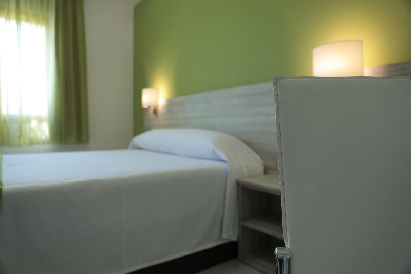 Hotel Playa De Las Catedrales - Oda