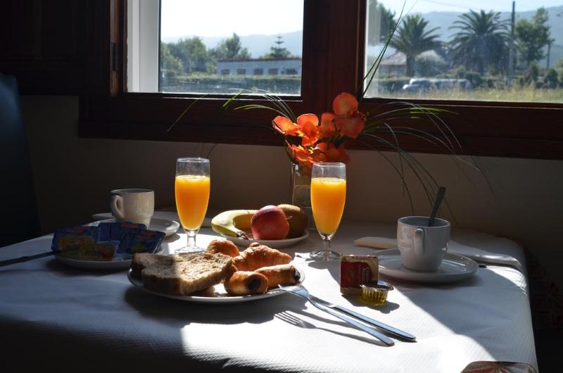 Hotel Playa De Las Catedrales - Restoran