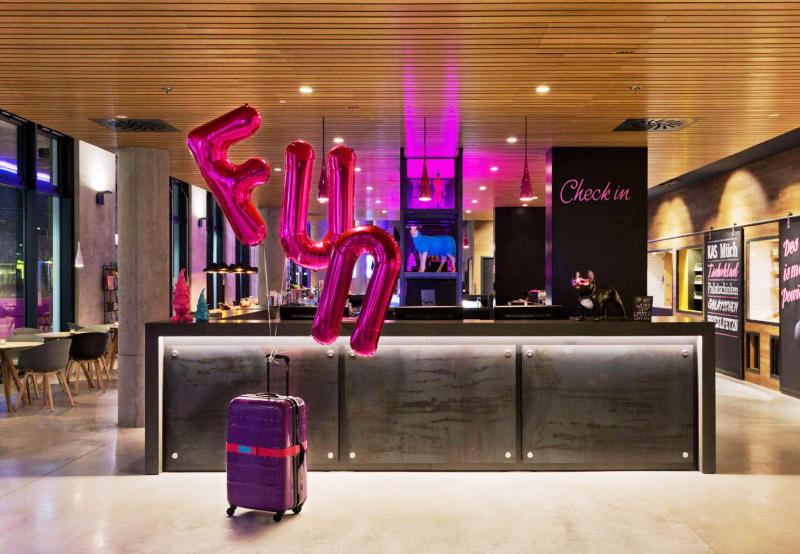 MOXY Vienna Airport - Lobi
