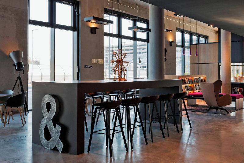 MOXY Vienna Airport - Lobi