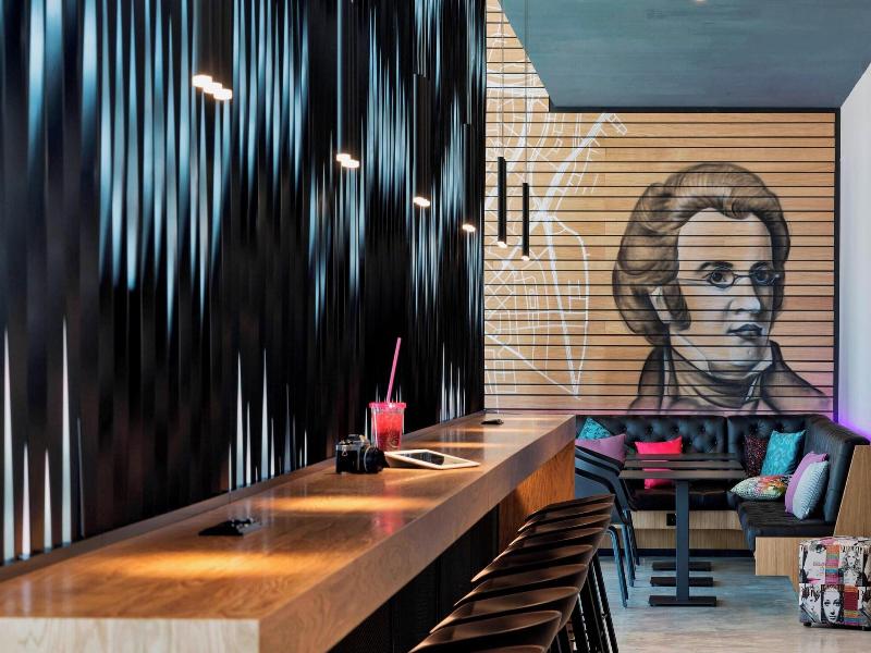 MOXY Vienna Airport - Lobi