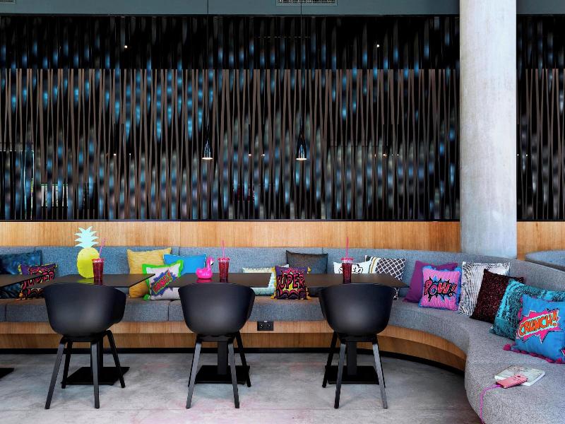 MOXY Vienna Airport - Lobi