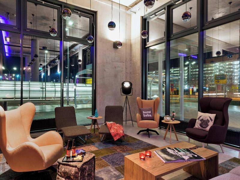 MOXY Vienna Airport - Lobi