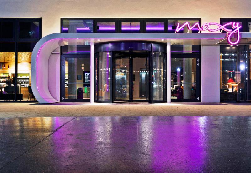 MOXY Vienna Airport - Lobi