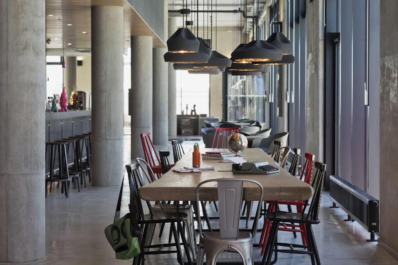 MOXY Vienna Airport - Lobi