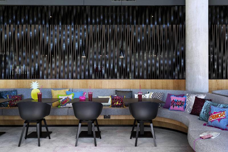 MOXY Vienna Airport - Lobi