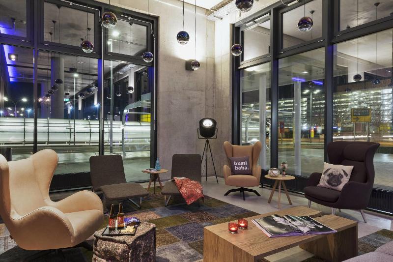 MOXY Vienna Airport - Lobi
