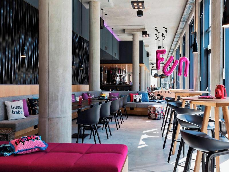 MOXY Vienna Airport - Genel