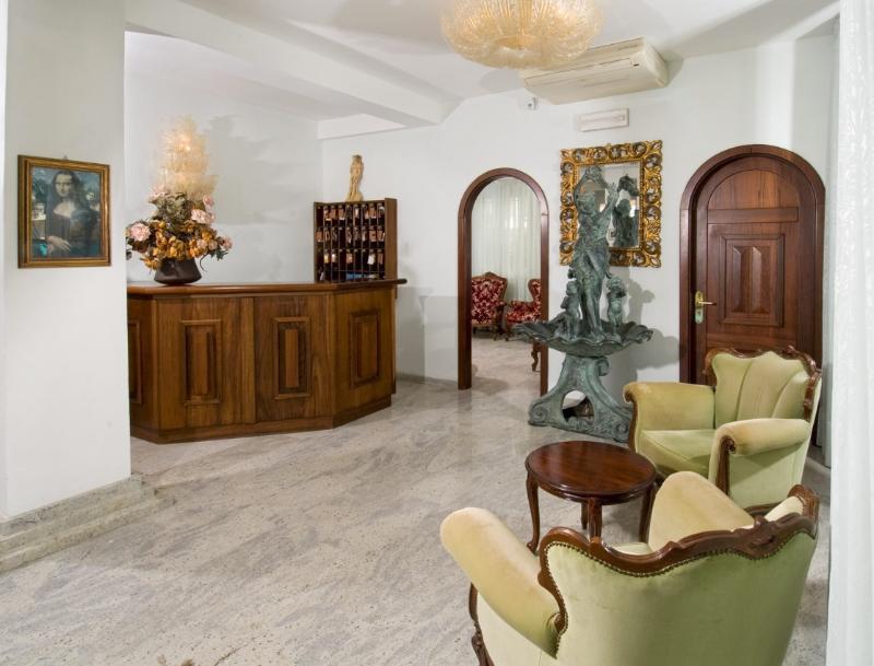 Hotel Dea - Lobi