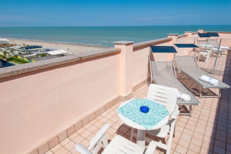 Hotel Dea - Teras